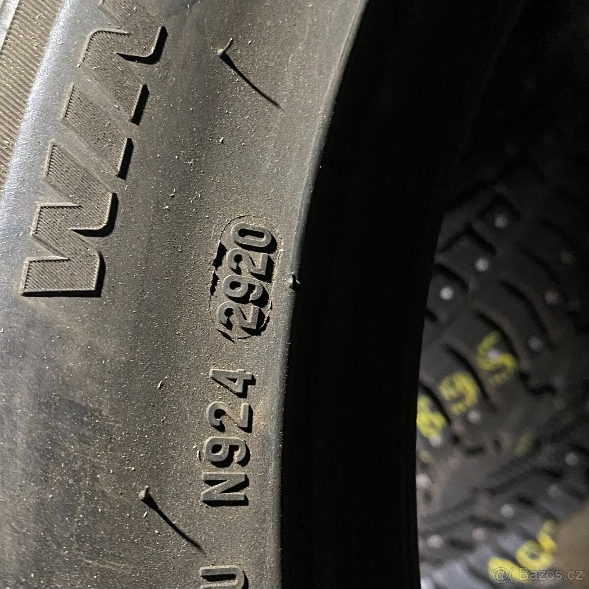 Zimní pneu 225/50 R17 98V Pirelli 6,5mm - 5