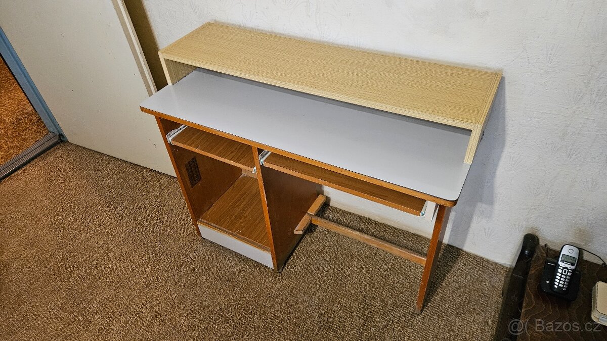 Psací stolek / PC stolek - 5