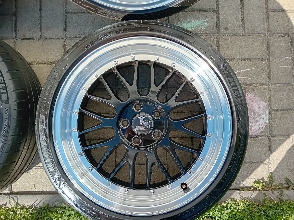 5x108R18 - 225/40R18 Ultrawheels - 5