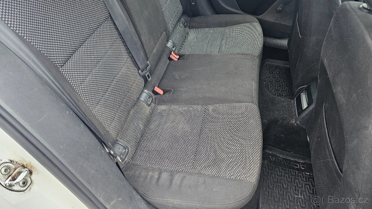 Škoda Octavia 3 sedačky - 5