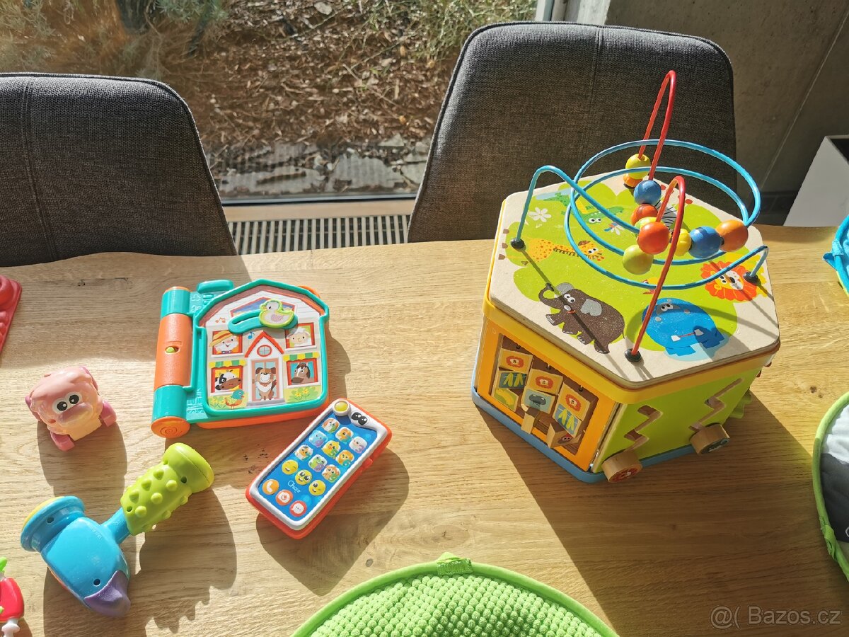 Různé interaktivní hračky - 5