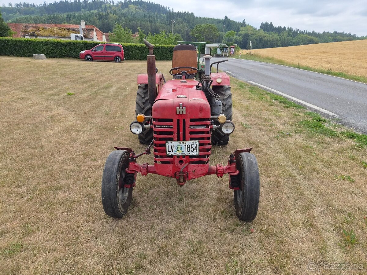 Traktor MCCormic D-436 s motorem Avia - 5