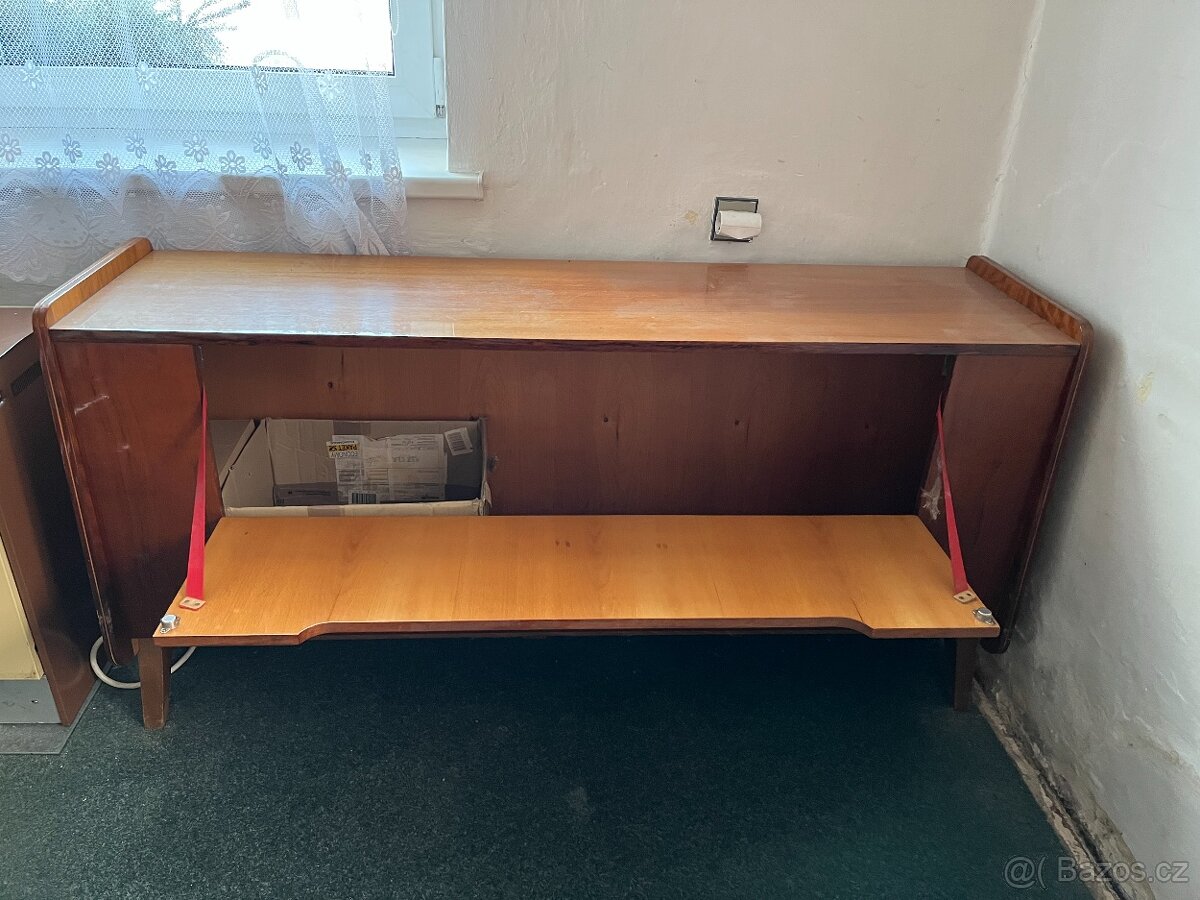 Starožitný nábytek - 5