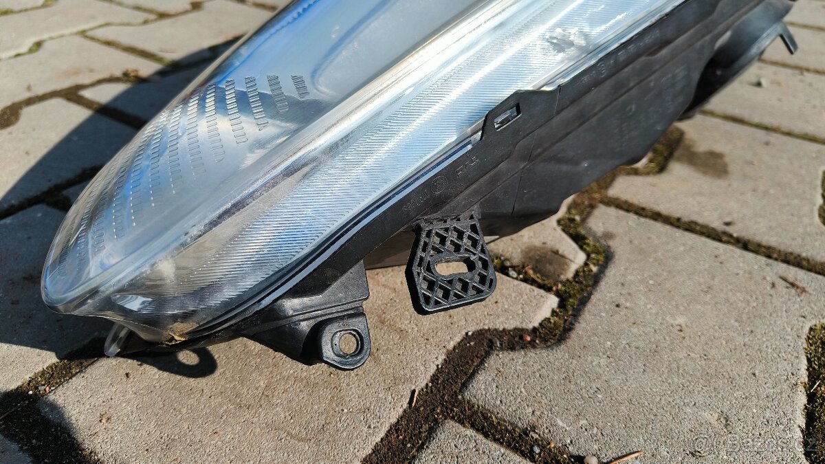 Přední světlo Ford Fiesta 2013 - 2017 pravé - 5