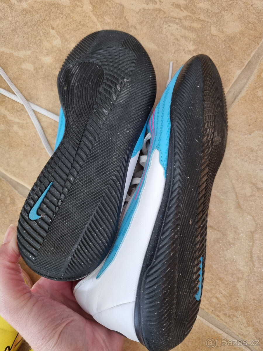 Kopačky - tenisky - sálovky NIKE Phantom vel 38 - 5