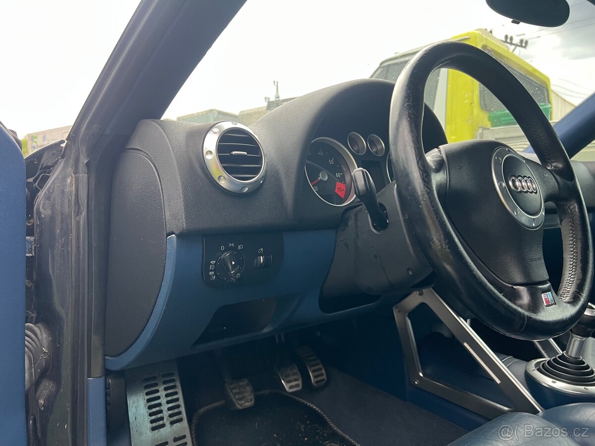 Interiér Audi TT - 5