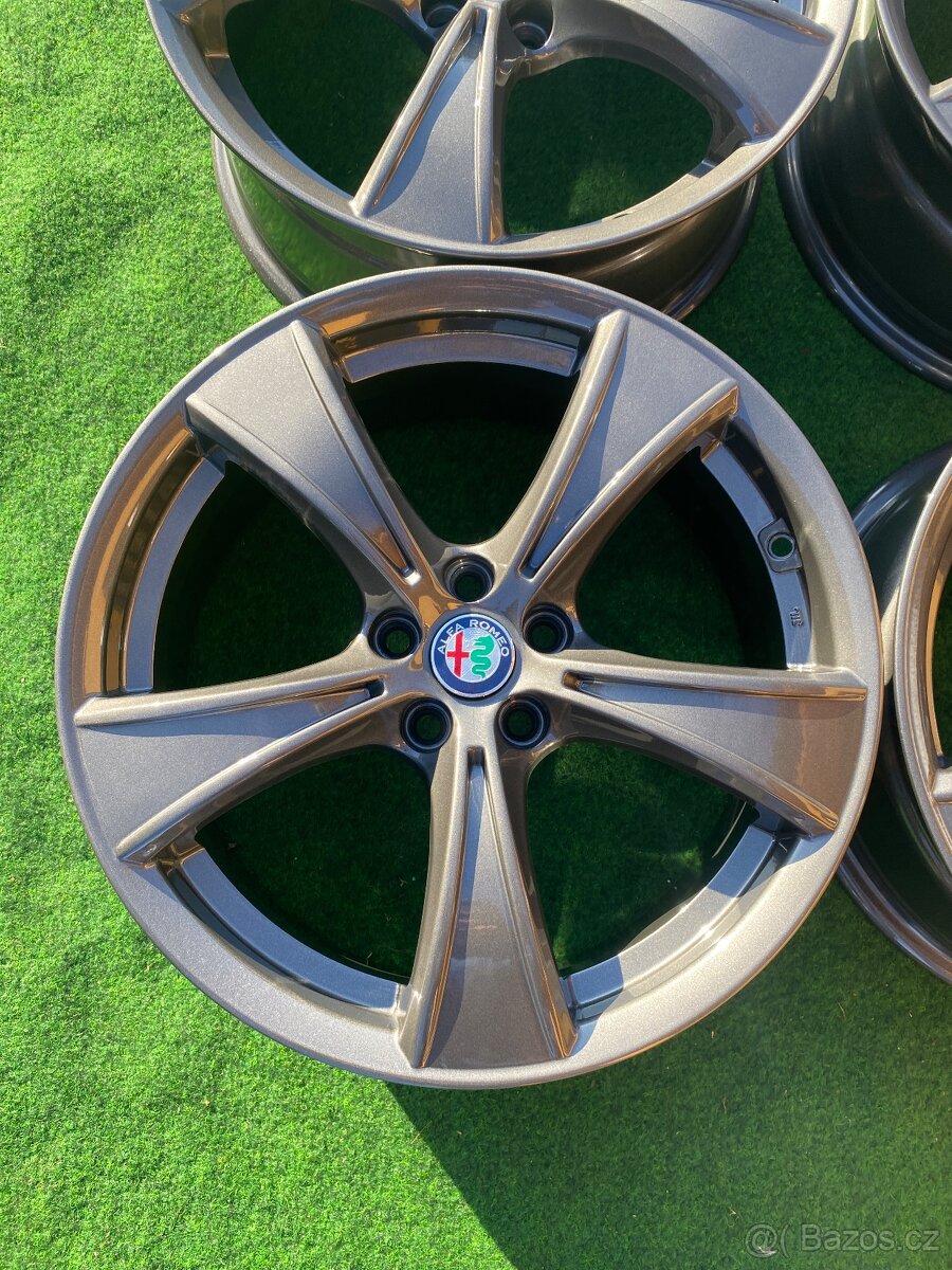 ALU KOLA ALFA ROMEO 5X98 R17 GT - 5