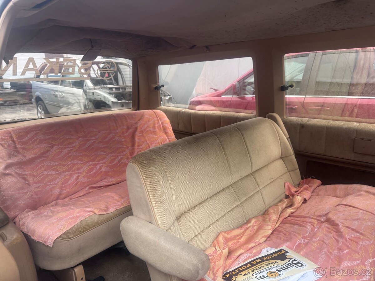 Chrysler Grand Voyager 1 model 1988 3,0 - 5