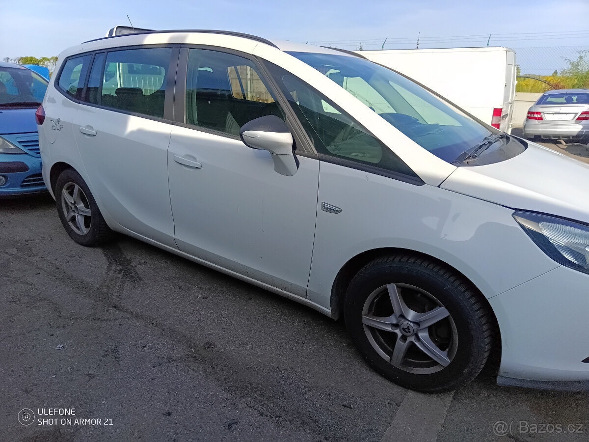 opel zafira c 2015 . 1.6 turbo A16XNT motor CNG - 5
