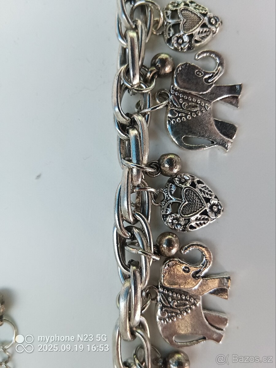 Náramek s přívěsky silný - 5