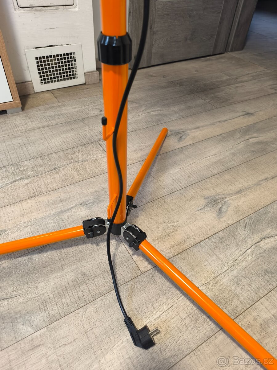 Skládací stojan s reflektorem (HALOGEN) - 5