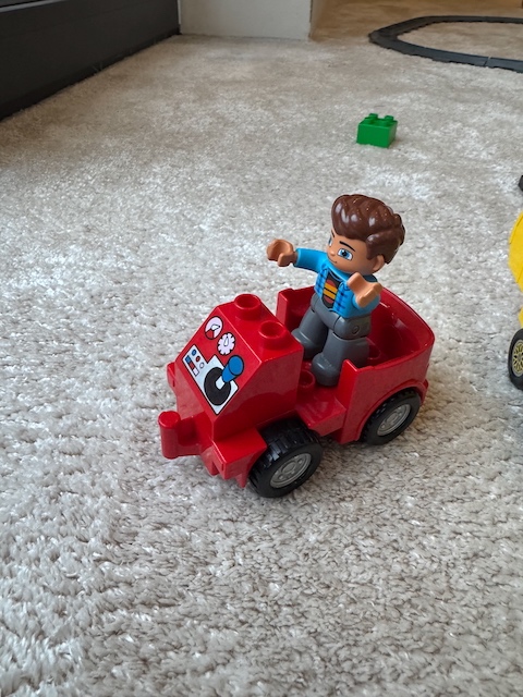 Lego Duplo 10508 plus Letiste a letadl- Nákladní Vlak Deluxe - 5