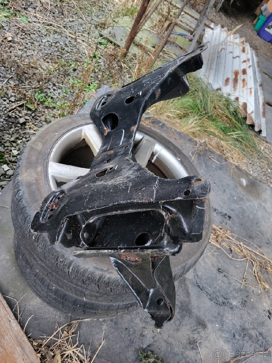 Renault CLIO náprava přední. Napravnice - 5