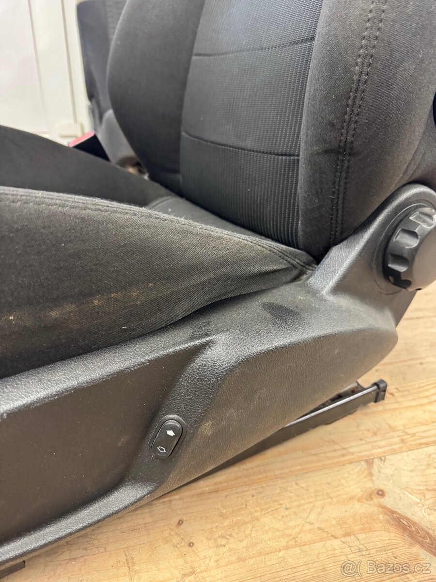 Ford Mondeo Mk4 2007-10, řidičova sedačka, sedadlo - 5