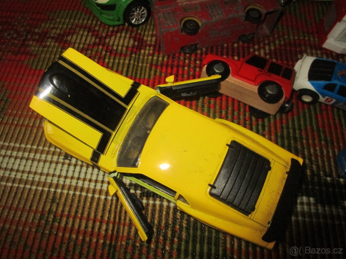 STARÉ HRAČKY-AUTÍČKA ATD. - 5