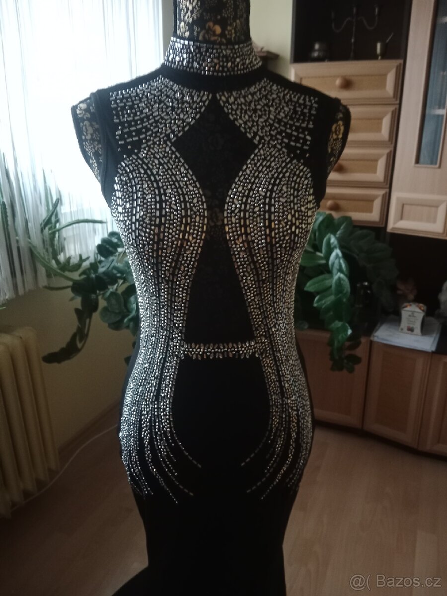 Vysoce luxusní plesové šaty - 5