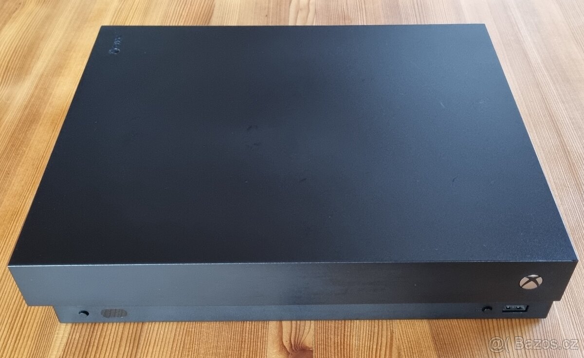 Xbox One X 1TB - 5
