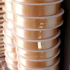 24 kotoučků pevné saténové stuhy - zlatá barva - 5