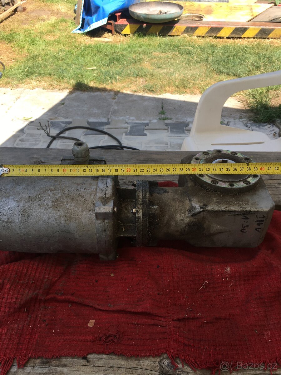 Elektromotor s úhlovou převodovkou 35ot/min - 5