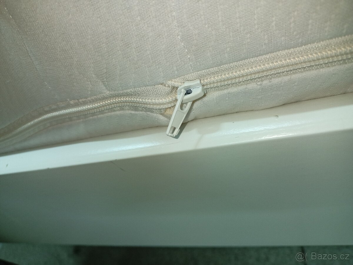 Prodám hezkou postel z masivu 90 x 200 cm - 5