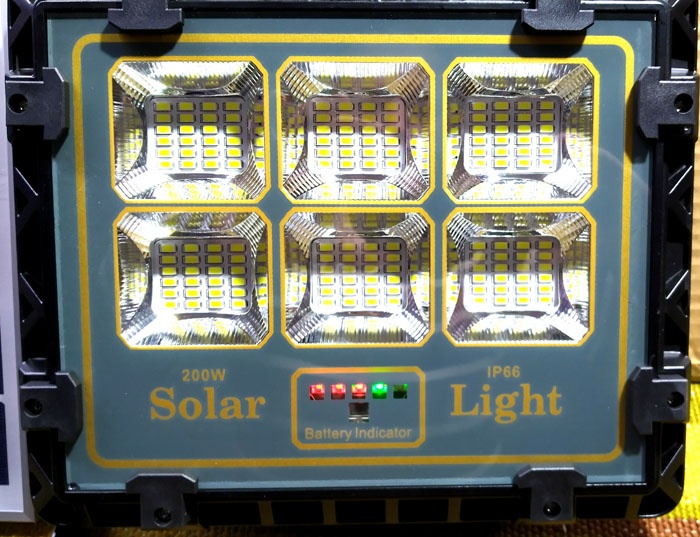 LED reflektor 200W se solárním panelem - 5