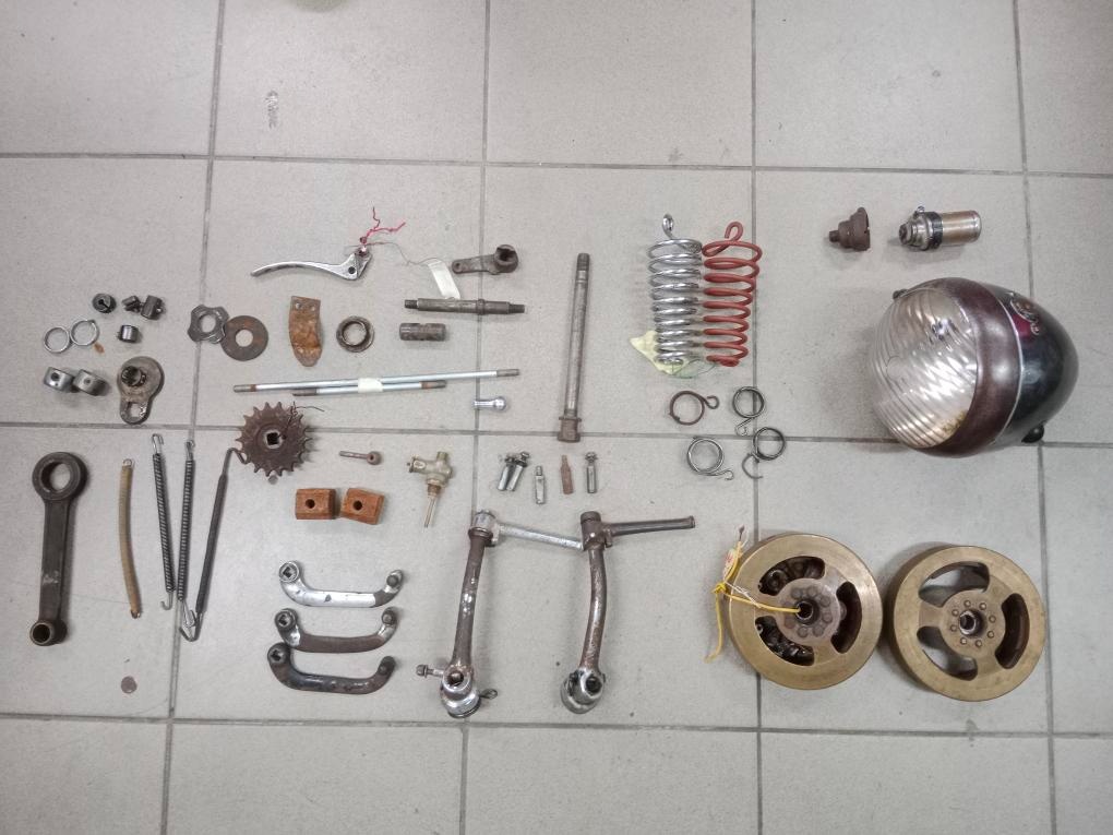 ČZ předválečná 250, 175 - Patinové díly.. - 5