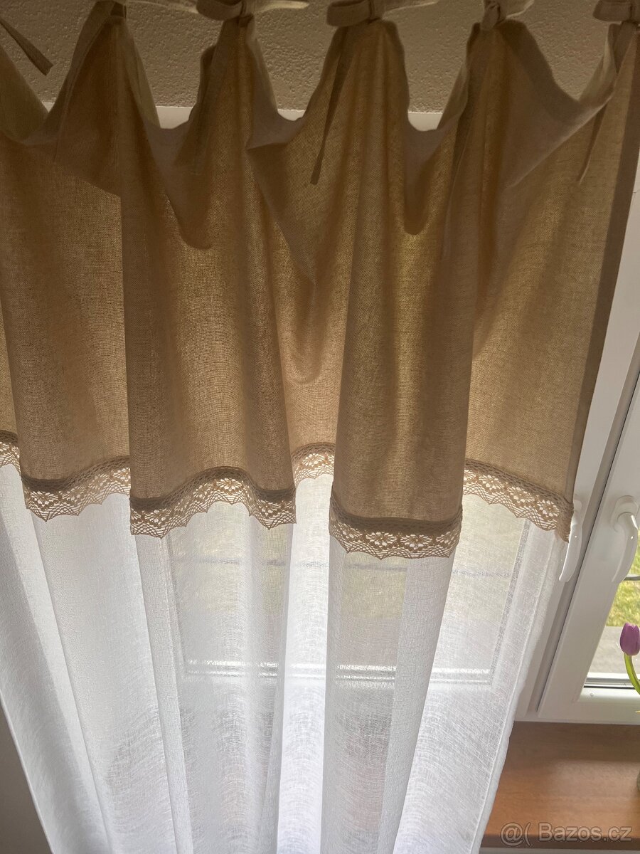 Záclony s krajkou a poutky - 5