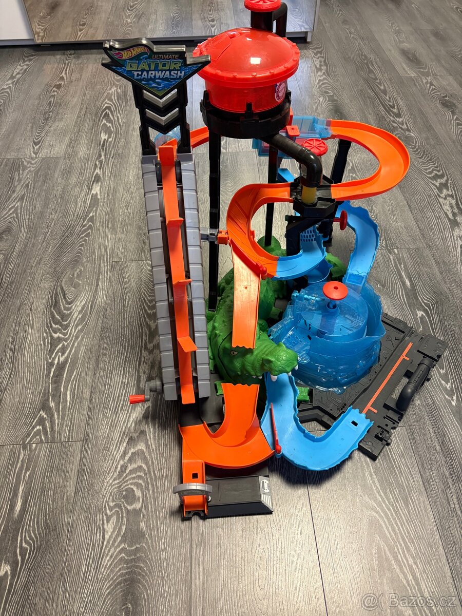 Hot Wheels City automyčka s aligátorem - 5