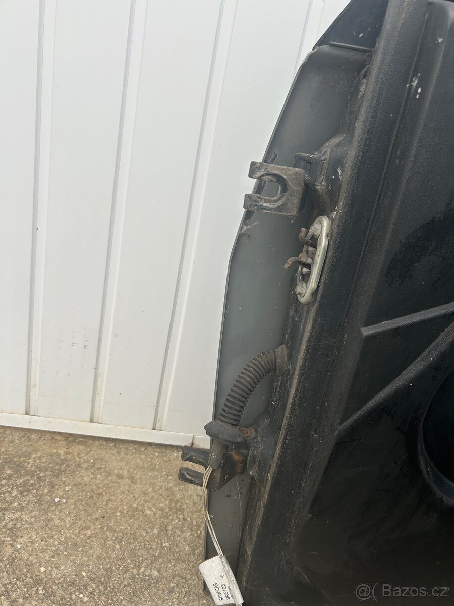 Dvere s el.stahovačkou - 5