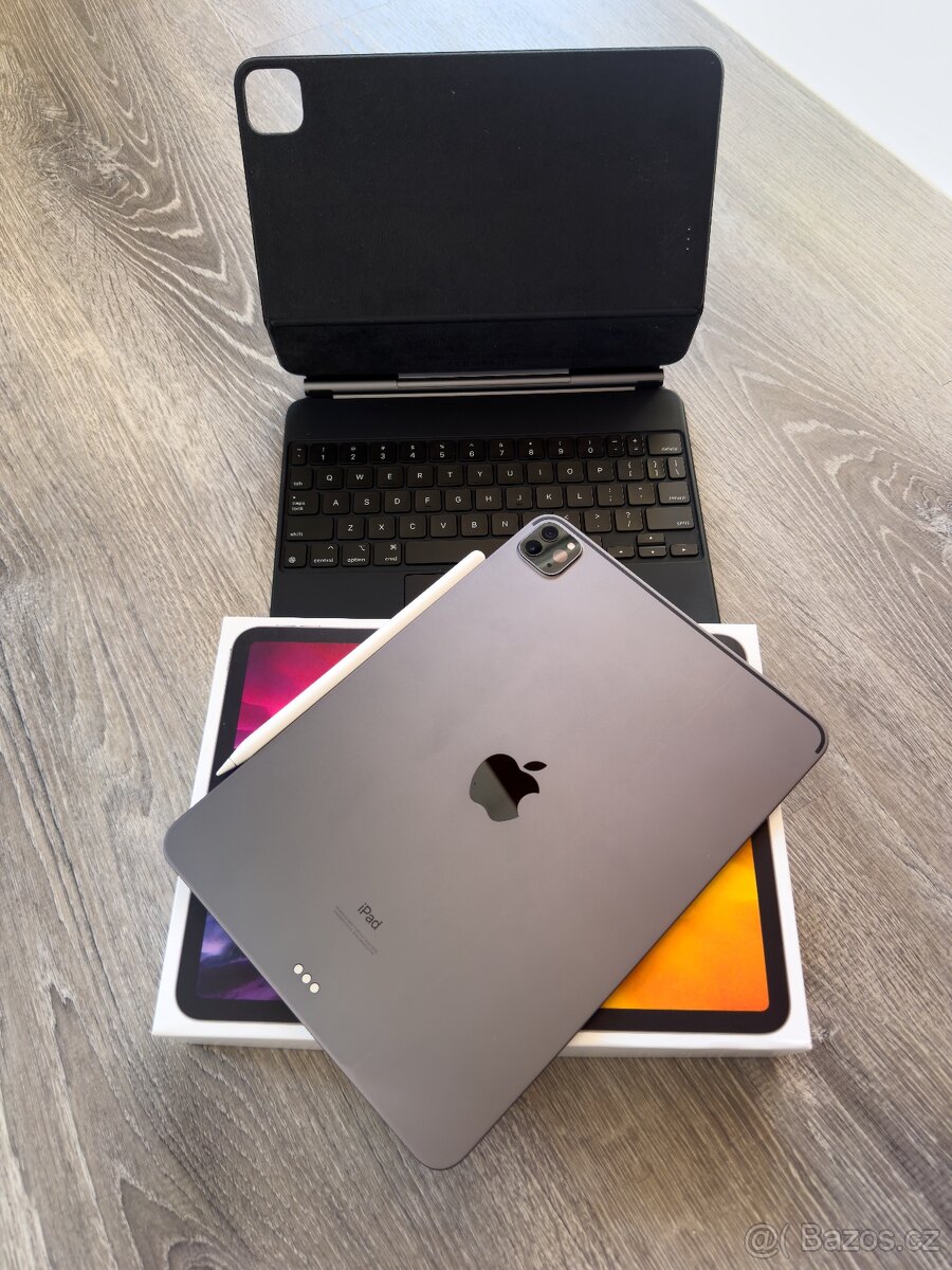 iPad Pro 11" 128GB, Apple Pencil, Magic Keyboard - 5