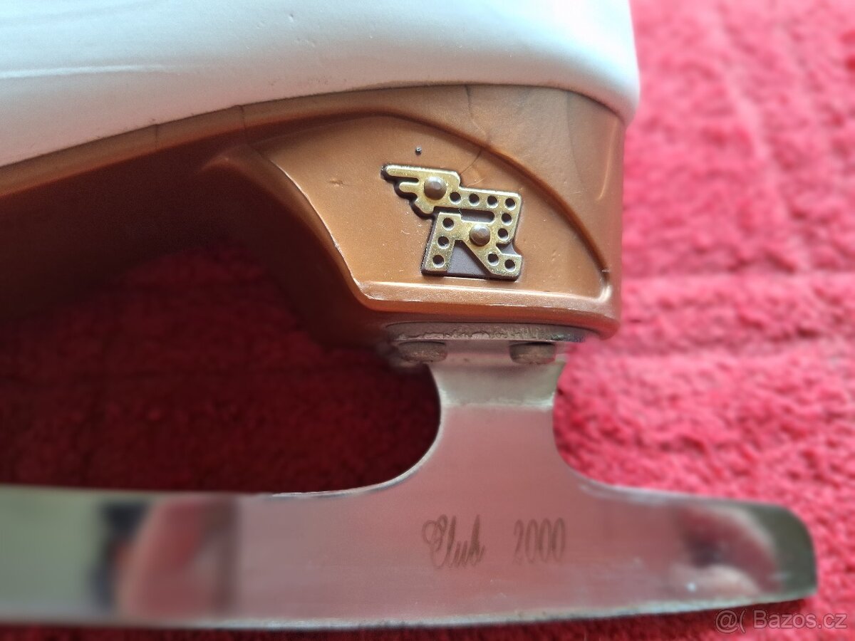 Prodám závodní krasobrusle Risport RF light vel. 220 - 5