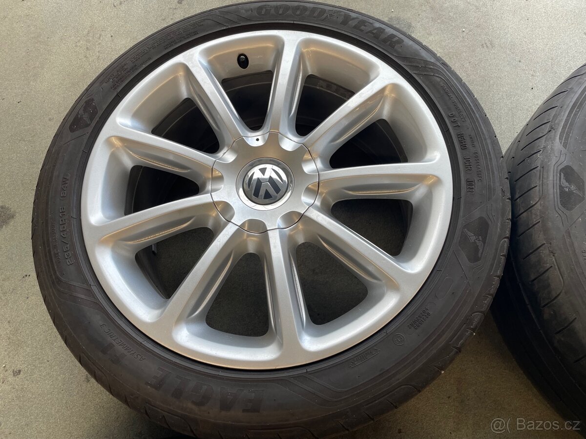 VW Passat B8 235/45/18 , 5x112 - 5