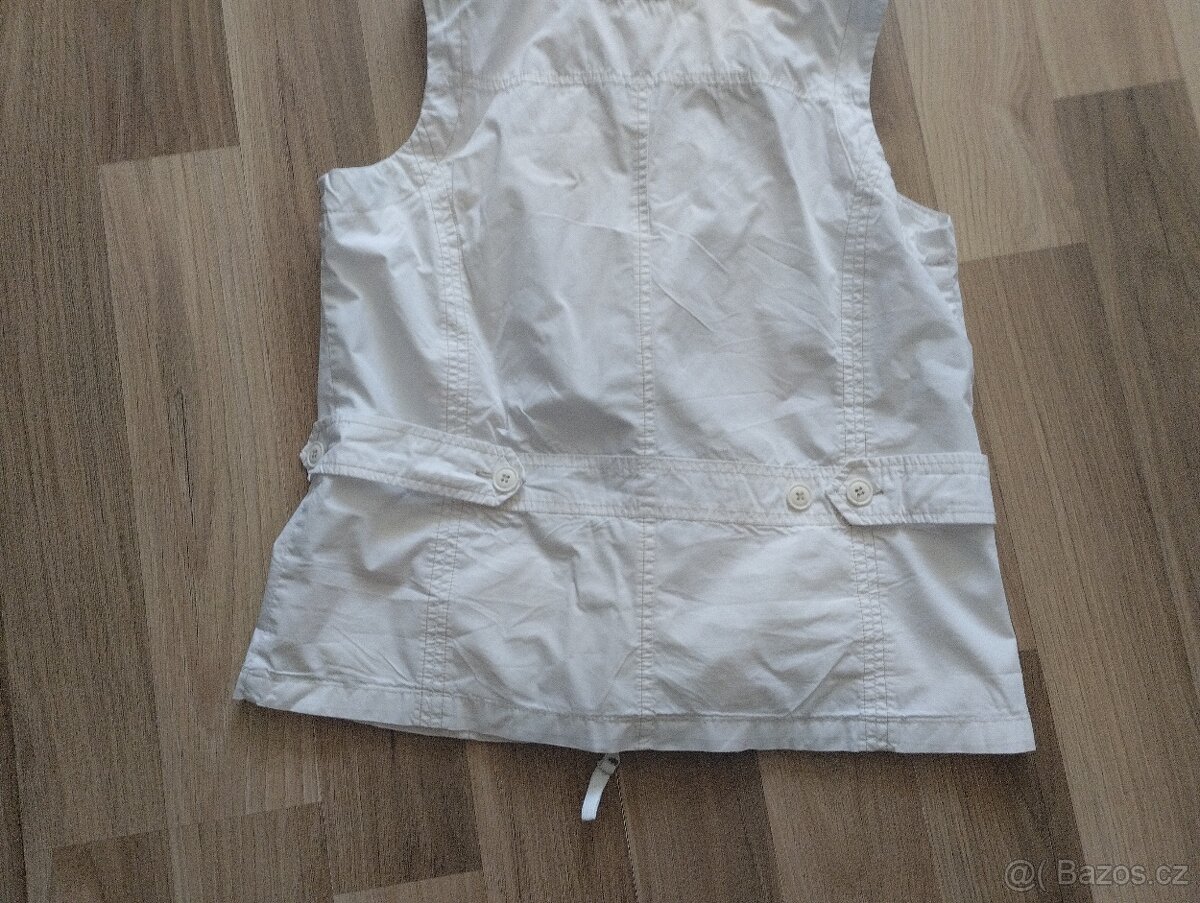Bílá vesta - 5
