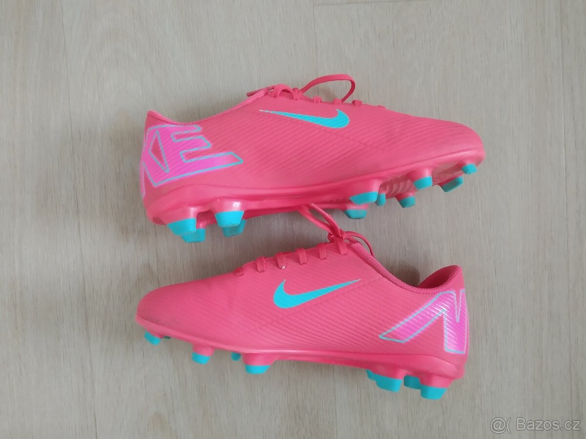 Kopačky zn. Nike vel.36 - 5