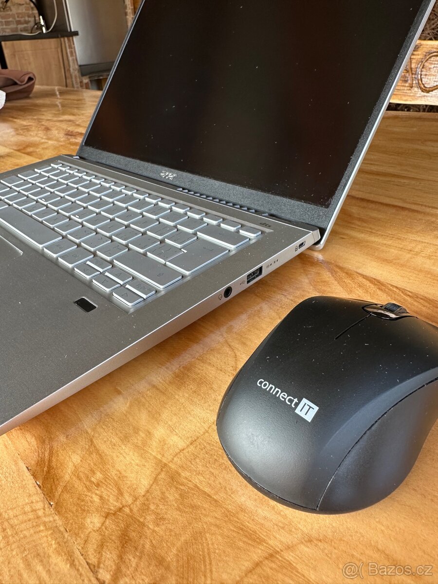 Acer Swift 3 - 14" palcový Notebook - 5