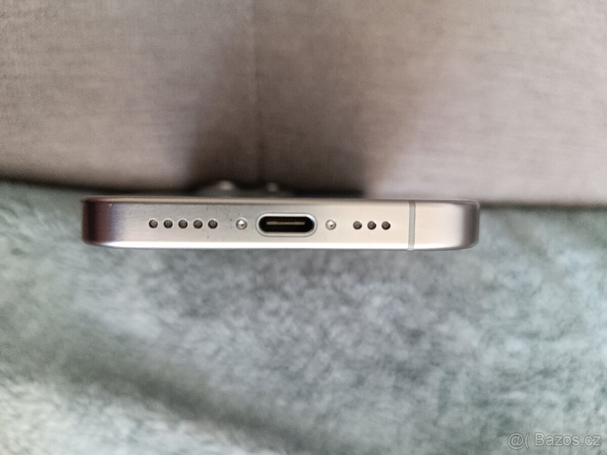 iPhone 15 pro, 128 GB, top stav - 5
