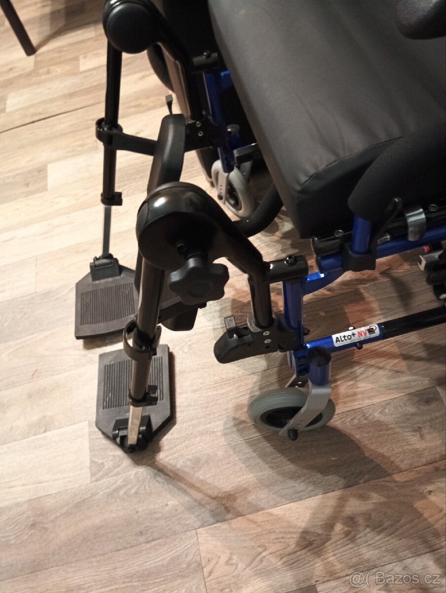 Polohovací invalidní vozík - 5