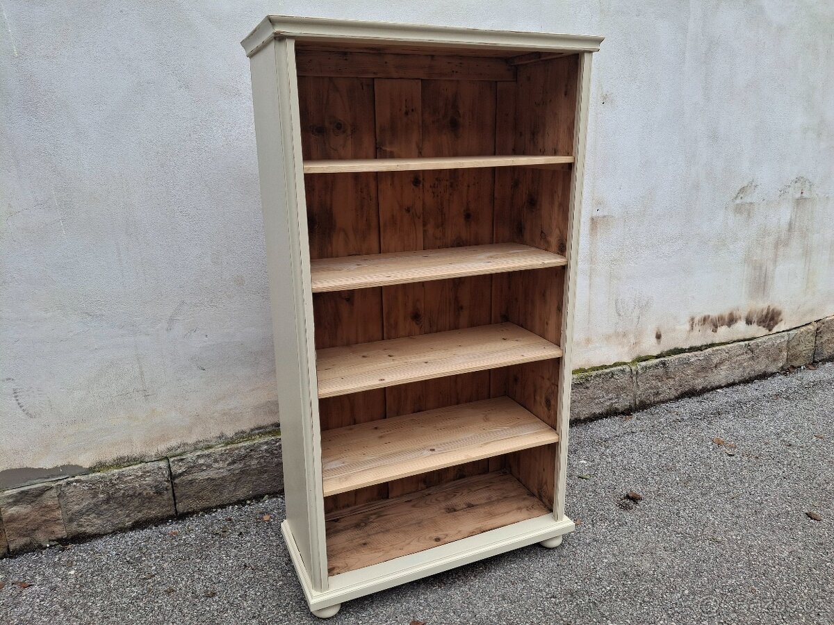 Knihovna starožitná po renovaci - 5