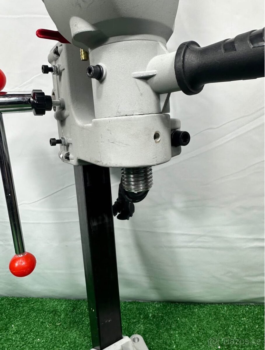 Elektrická jádrová vrtačka do betonu se stojanem - 5