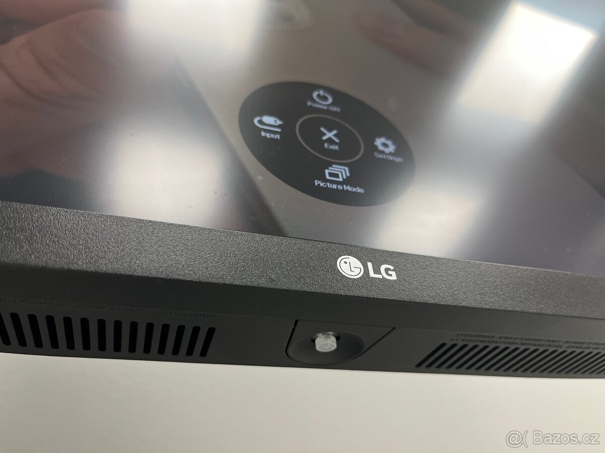 LG 32UN880-B – 31,5" 4K IPS, Ergo stojan, TOP stav - 5