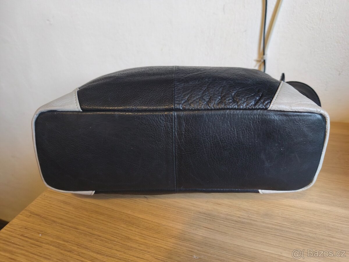 Velká kožená kabelka ODOPUS - 5