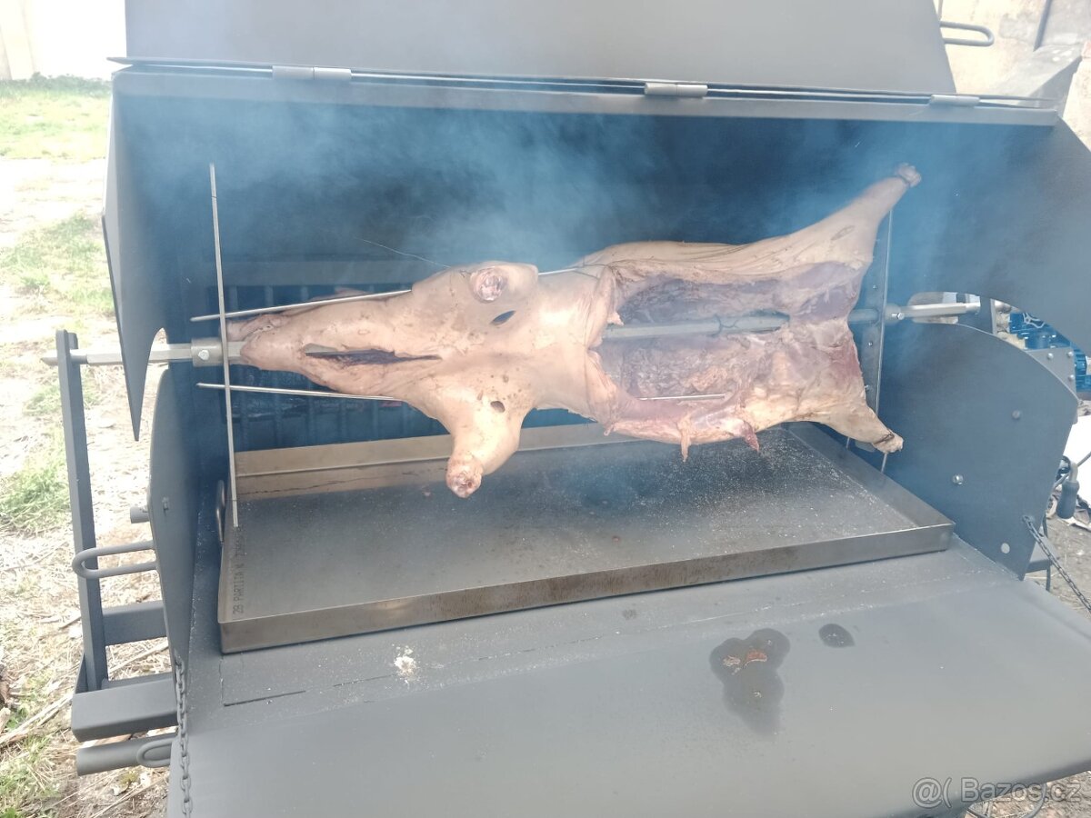 Gril na sele nebo kýtu na víkend i vanoční trhy - 5