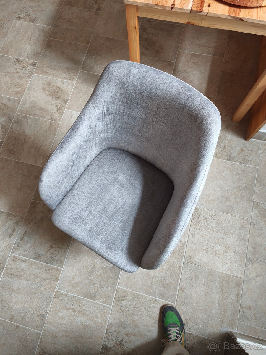 Křesílko čalouněné - 5