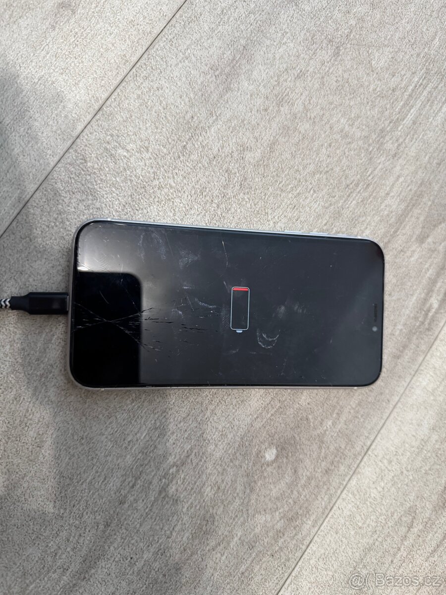 Konvolut iPhone různé modely - 5