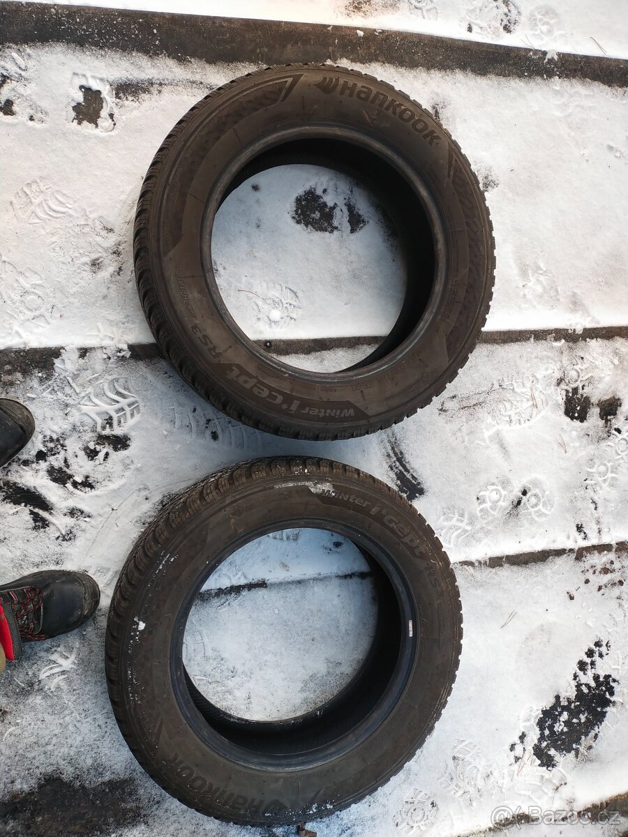 Prodám 2ks zimní pneu Hankook 205/60/16 se vzorkem kolem 6 m - 5