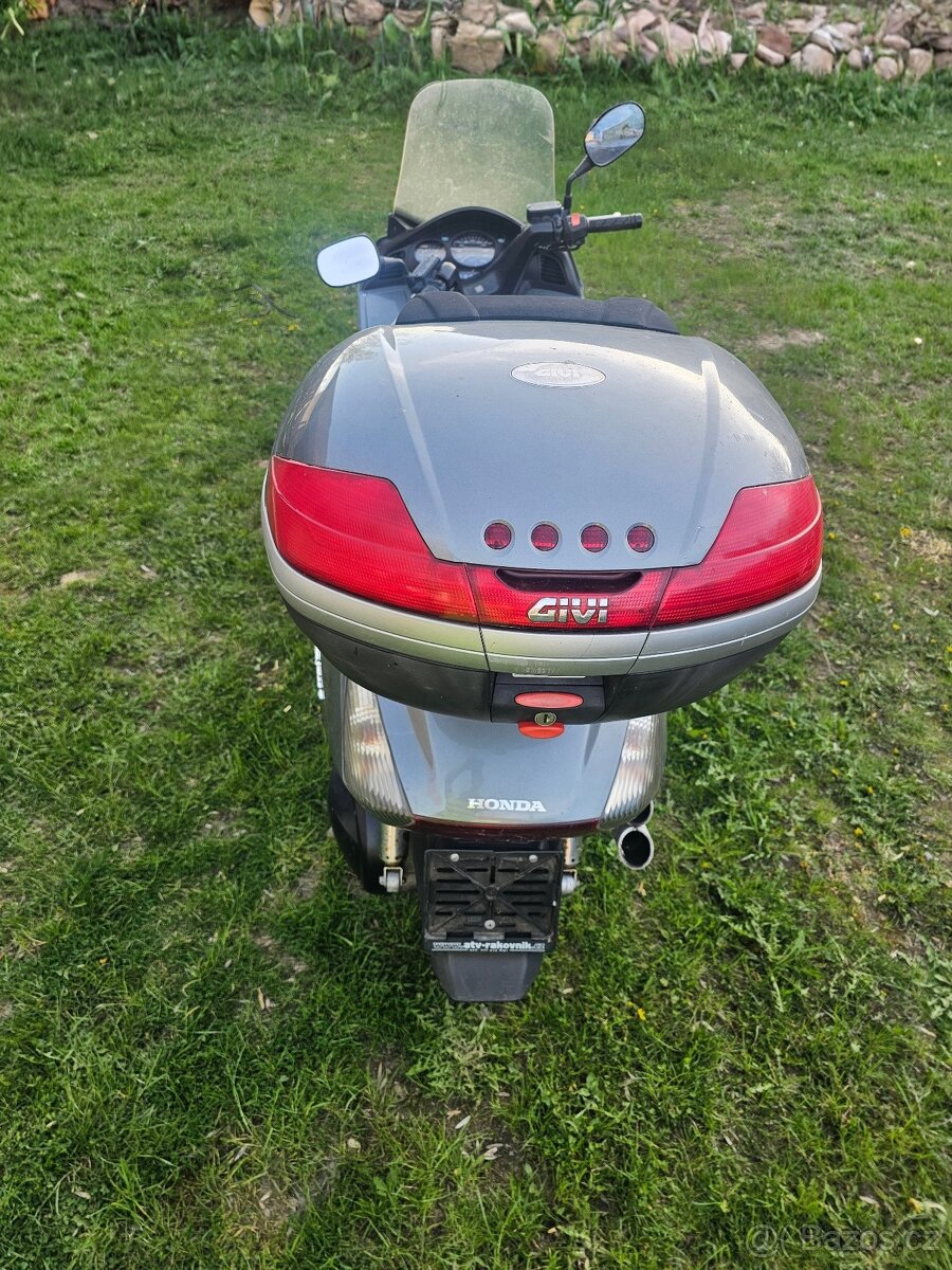 Honda Silverwing 600 - 5
