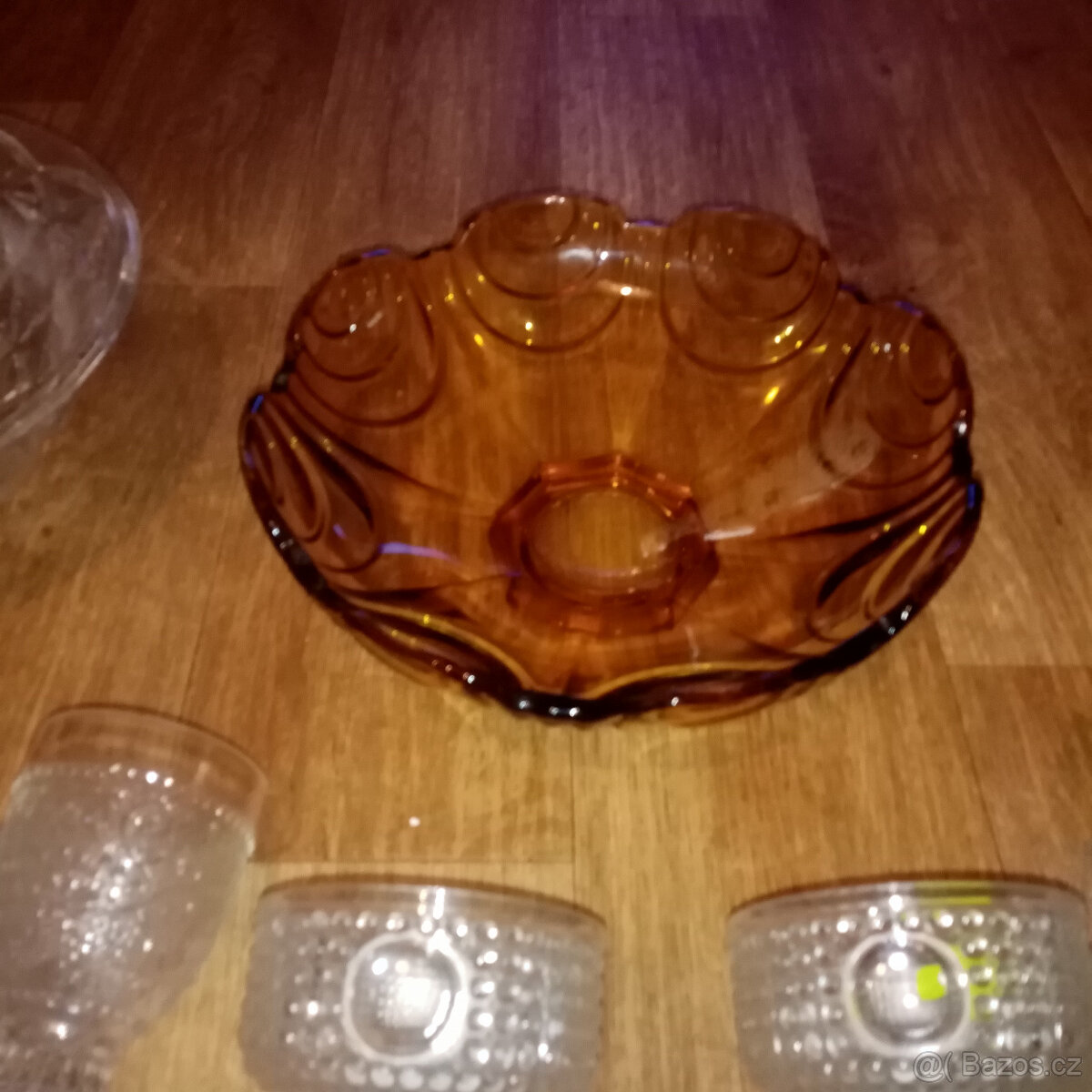 Prodám staré české sklo mísy - medové sklo a poháry Matura - 5