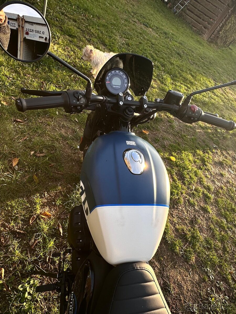 Royal Enfield HNTR 350 - 5