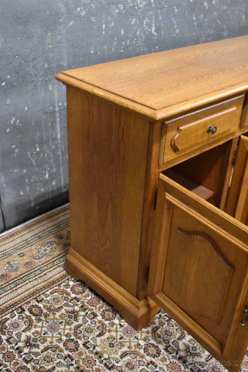Komoda - 5