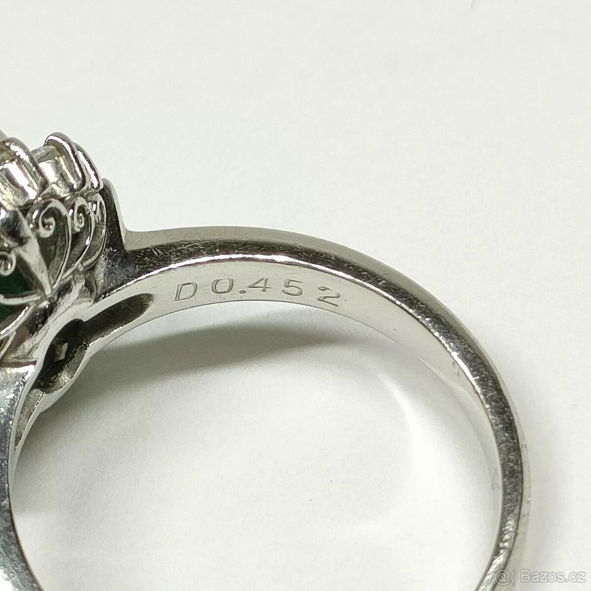 LUXUSNÍ PLATINOVÝ DIAMANTOVÝ PRSTEN SE SMARAGDEM - 5